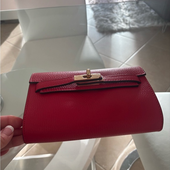 Elegant Red Leather Shoulder Bag Or Crossbody